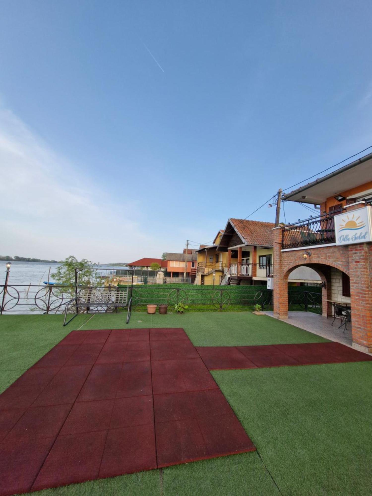 Vila Soleil Semendria Exterior foto