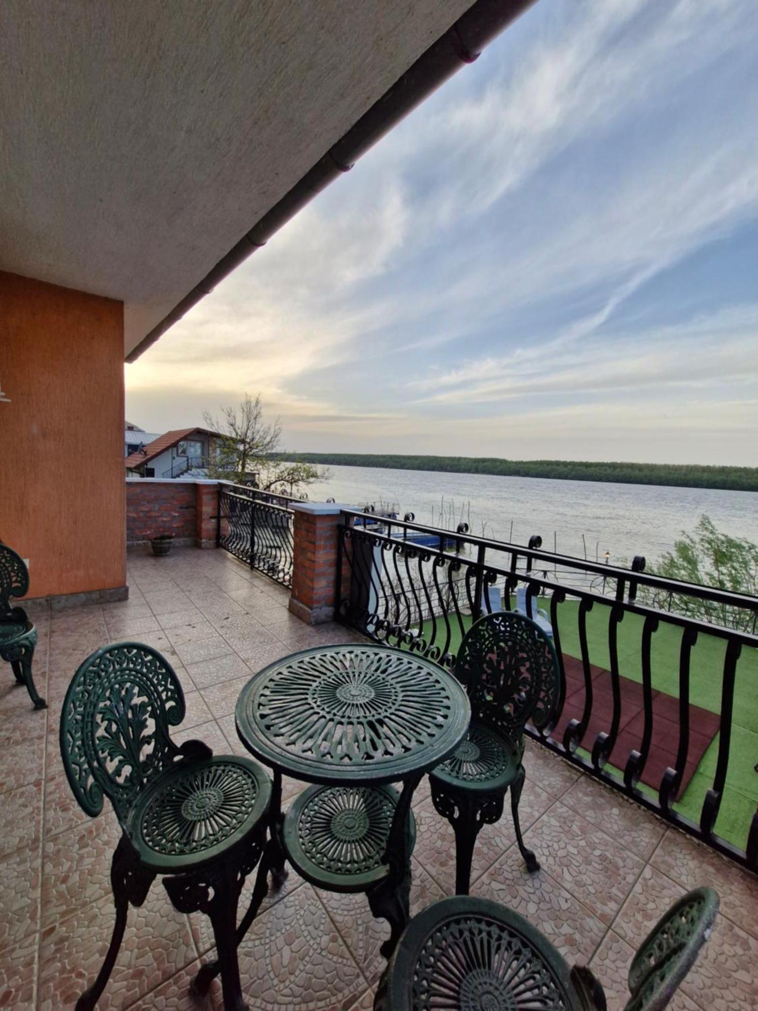 Vila Soleil Semendria Exterior foto